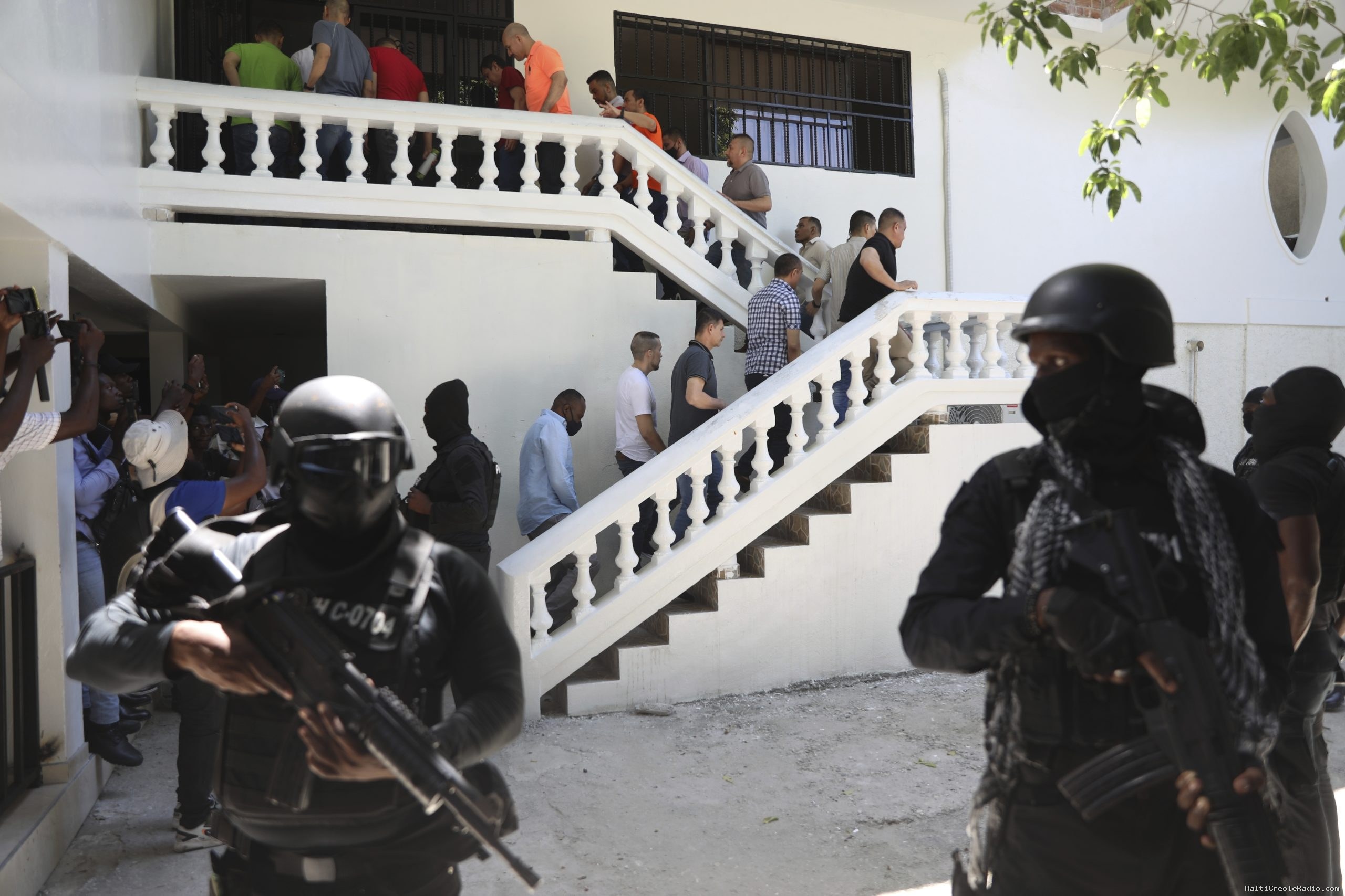 18 suspects in Jovenel Moïse assassination extradited from Haiti to US