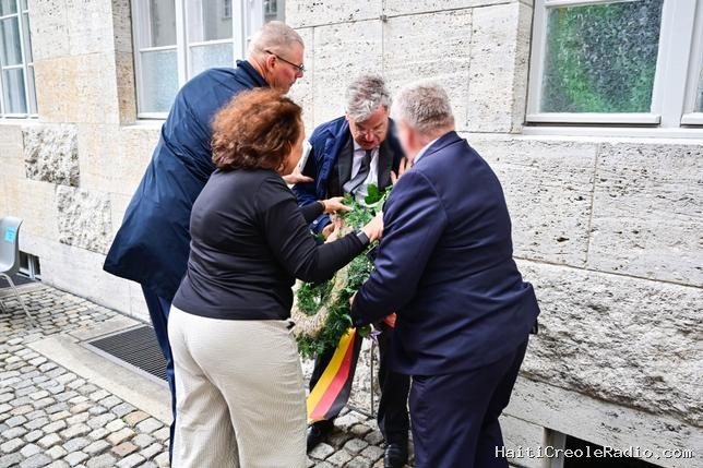 À Berlin, une gerbe de l’AfD détruite lors d’un hommage aux résistants contre le nazisme