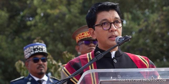A Madagascar, un an après avoir été renversé, l’ex-président Andry Rajoelina rêve encore d’un retour sur la Grande Ile