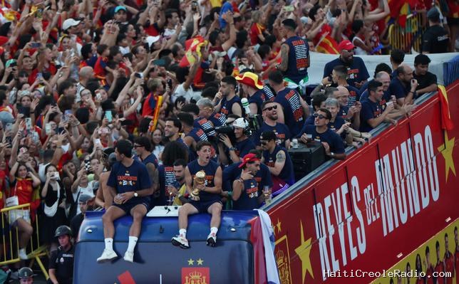 À Madrid, deux millions de personnes pour accueillir la Roja championne du monde