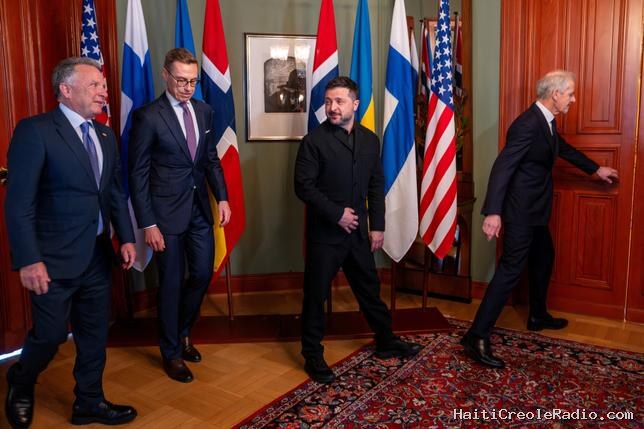 À Oslo, Zelensky rencontre l’envoyé de Trump, qui lui “met la pression” depuis la Maison Blanche