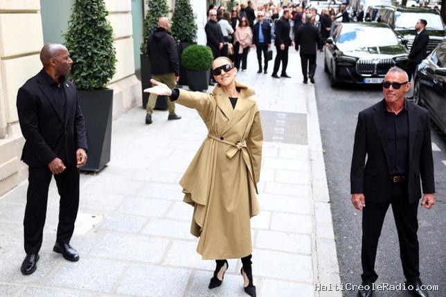 À Paris, Céline Dion est la reine des cœurs, du bizarre et du malaise