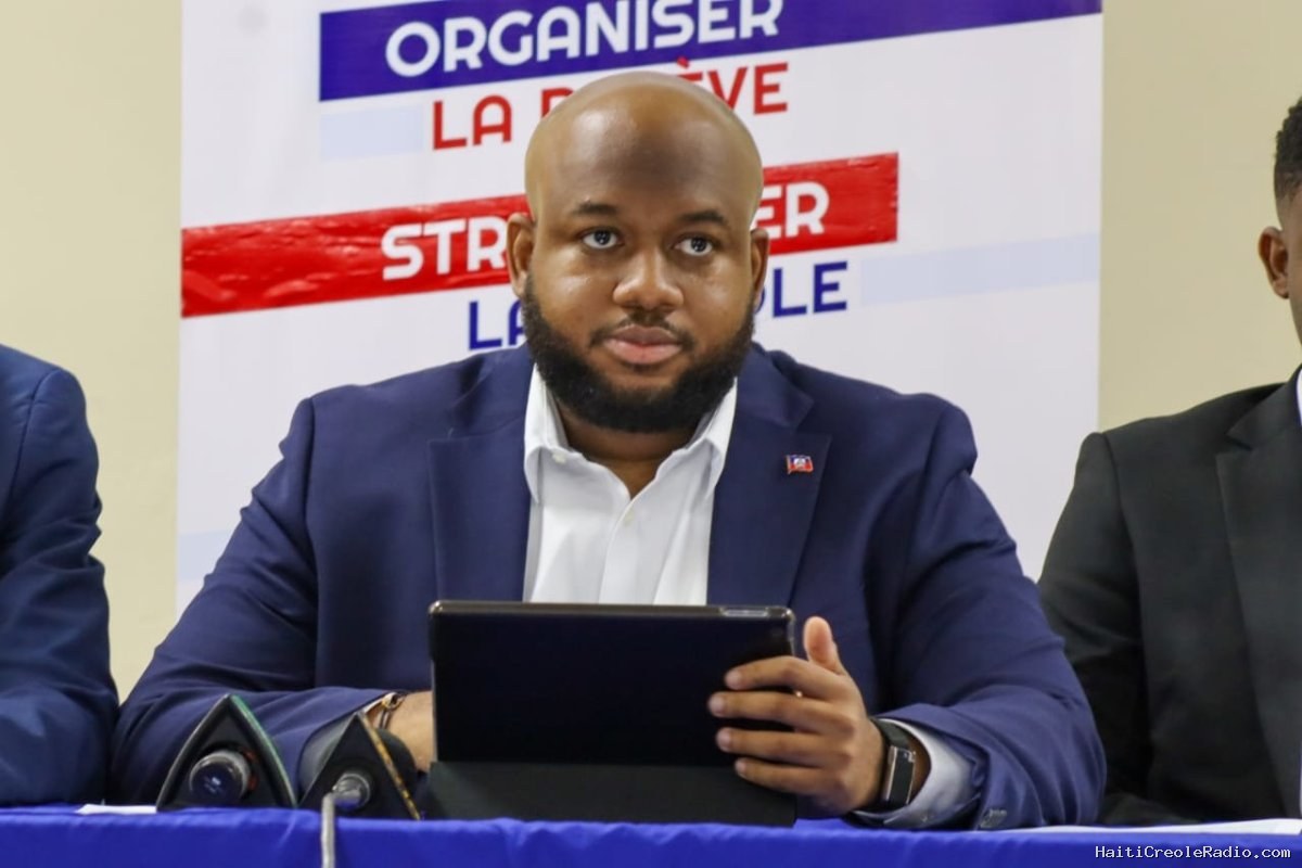 Accusé dans un rapport de l’ULCC pour corruption, audacieusement Stéphane Vincent se positionne déjà pour une nouvelle transition