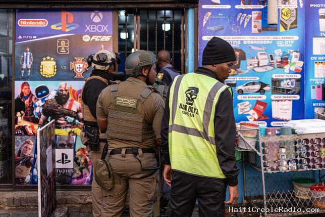 Afrique du Sud : à Johannesburg, un club de strip-tease devenu “QG informel” de la police