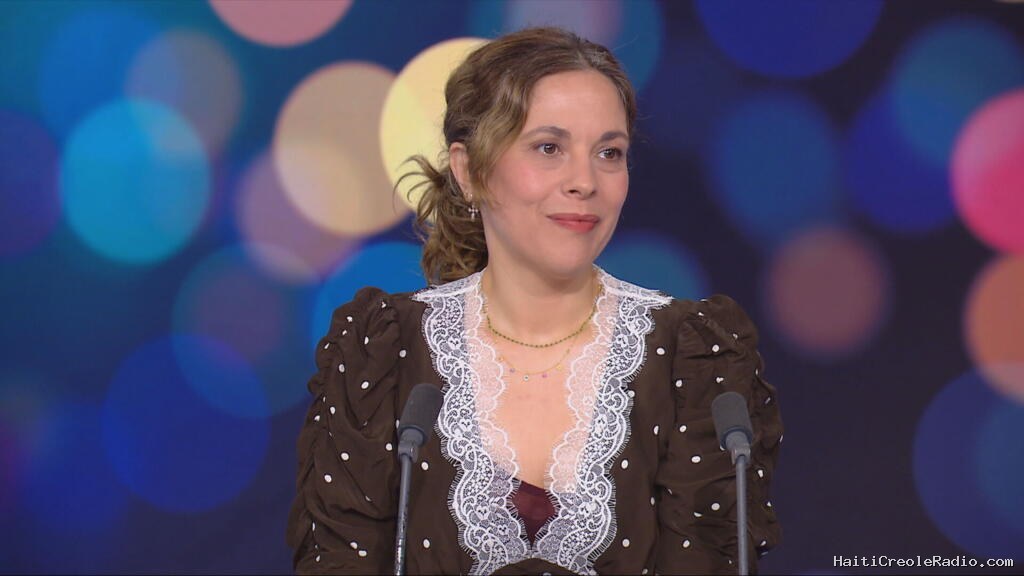 Alysson Paradis explore l'amour et l'amitié dans la comédie "Parce que c’est toi"