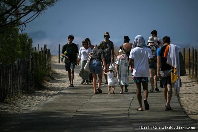 Après les incendies, “on ne va pas en plus priver la Gironde de touristes”