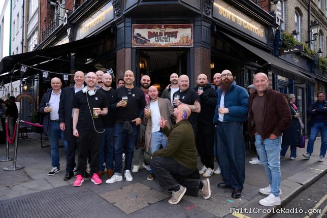Au festival des chauves, à Londres, “la révolte a commencé” : pas de cheveux, “pas de regret”