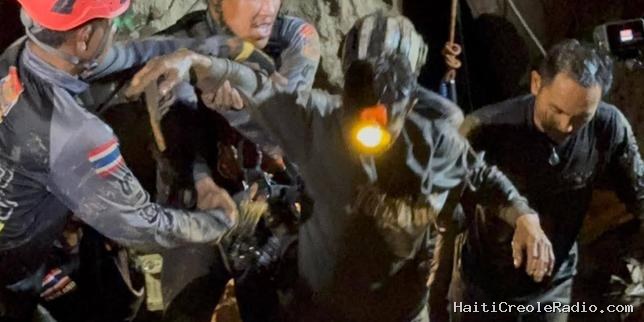 Au Laos, l’un des sept hommes coincés dans une grotte à moitié inondée a pu sortir sain et sauf