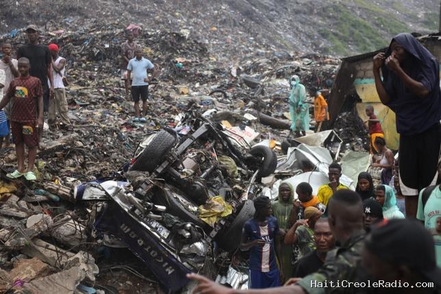 Au moins 30 morts dans l’éboulement d’une décharge en Guinée : les “mêmes scènes” se répètent