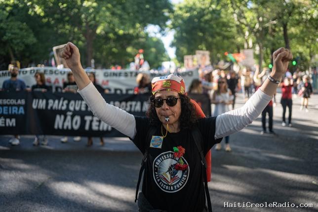 Au Portugal, une rentrée avec “des élèves sans école et des écoles sans professeurs”