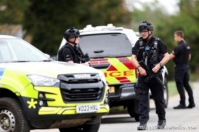 Au Royaume-Uni, cinq hommes soupçonnés de préparer un “acte terroriste” arrêtés près de la base de Fairford
