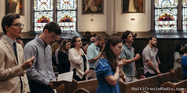 Aux Etats-Unis, l’Eglise catholique fait le plein de jeunes recrues