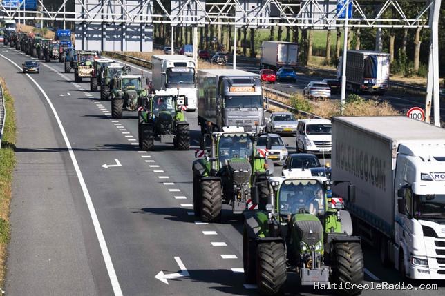 Aux Pays-Bas, un blocage d’autoroute par des agriculteurs entraîne deux morts