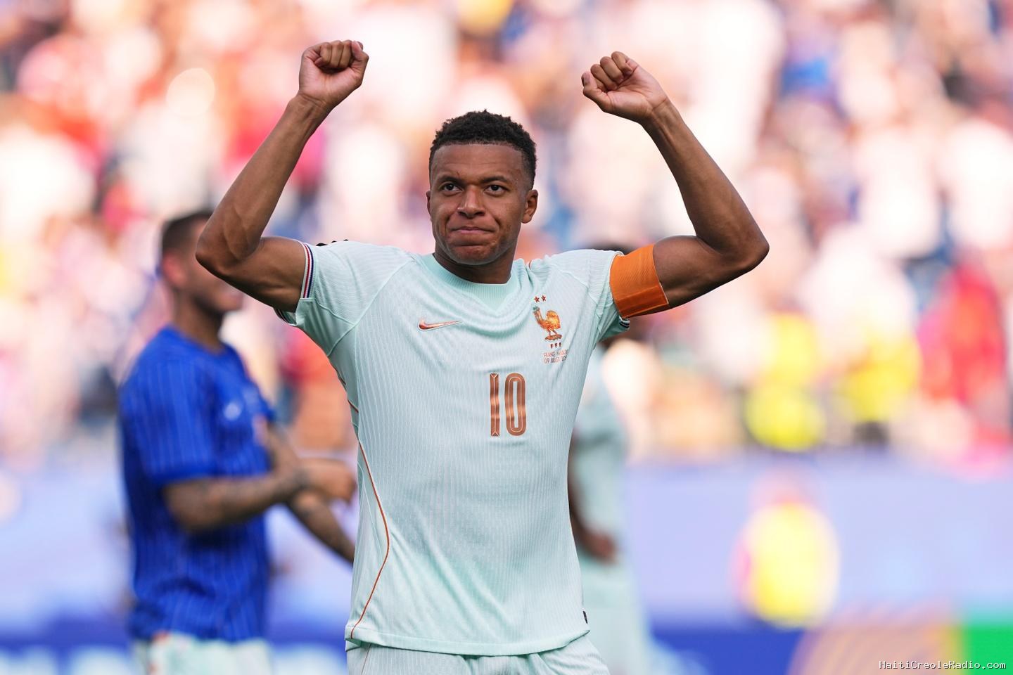 Avec son 8ᵉ but, Kylian Mbappé poursuit son duel à distance avec Lionel Messi à la Coupe du monde 2026