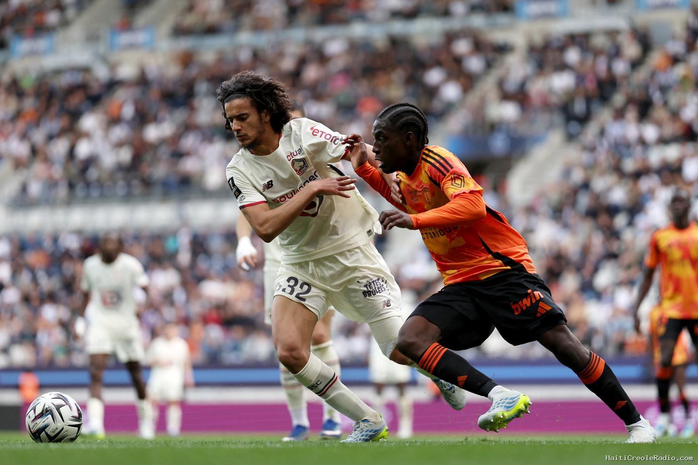 Ayyoub Bouaddi s’engage à Manchester City, un transfert à l’étranger record pour un footballeur de Ligue 1