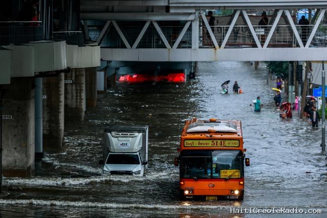 Bangkok en état de catastrophe naturelle après des pluies diluviennes
