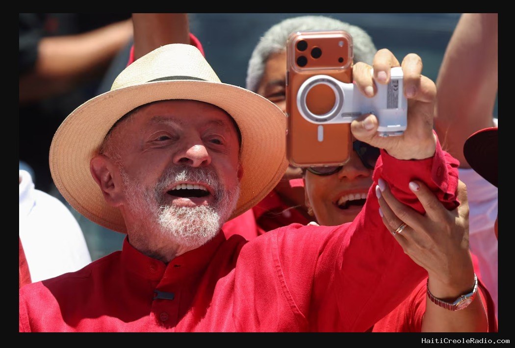 Brésil — Lula s’équipe de son premier smartphone pour reconquérir les électeurs connectés