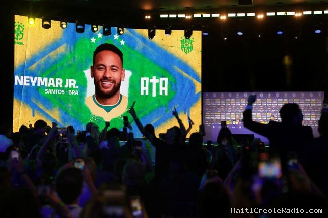 Brésil : Neymar à la Coupe du monde, “acte de foi” ou “cirque” ?