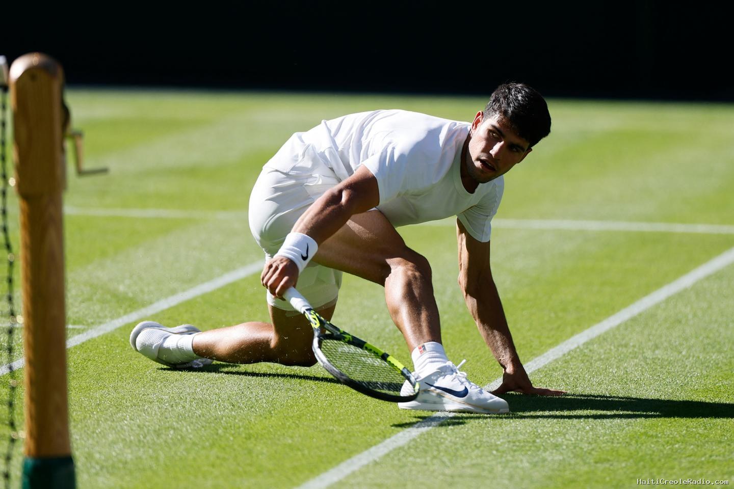 Carlos Alcaraz, déjà forfait pour Roland-Garros, sera également absent du tournoi de Wimbledon