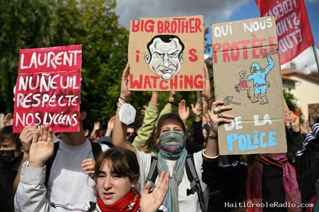Colère des lycéens : la présidence Macron à un cheveu de la débâcle complète