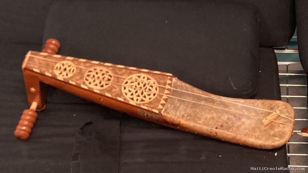 Comment le rebab de Tlemcen, instrument central de la musique arabo-andalouse, résiste au temps