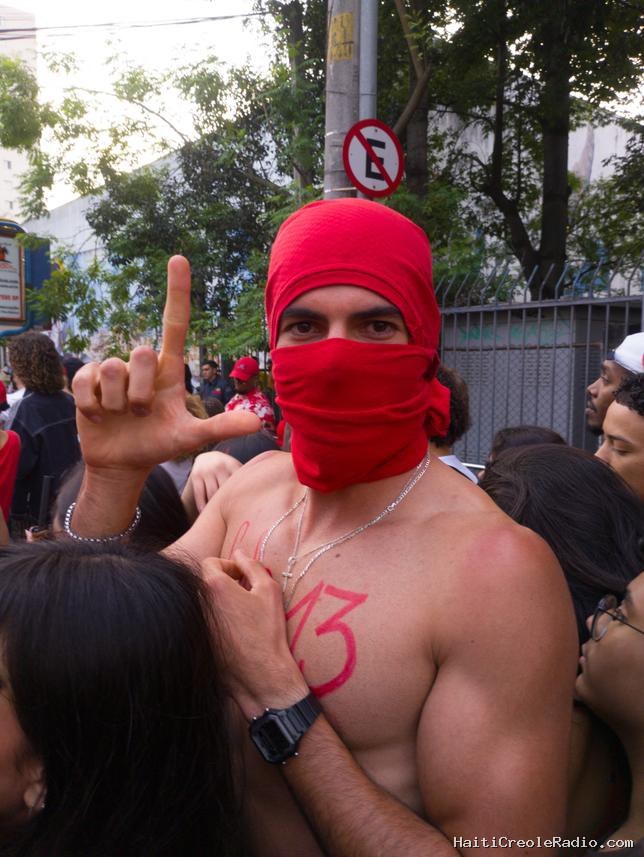 Comment les “torses progressistes” ont rendu la campagne de Lula sexy
