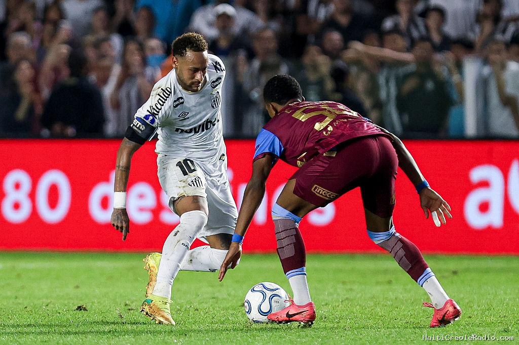 Coupe du Brésil | Neymar entretient le mystère : le gazon synthétique pourrait le priver du choc Santos–Palmeiras