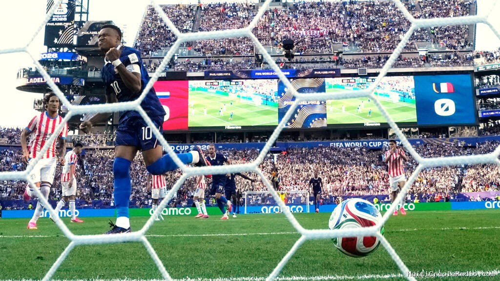 Coupe du monde 2026: la France déjoue le traquenard paraguayen et rejoint le Maroc en quart