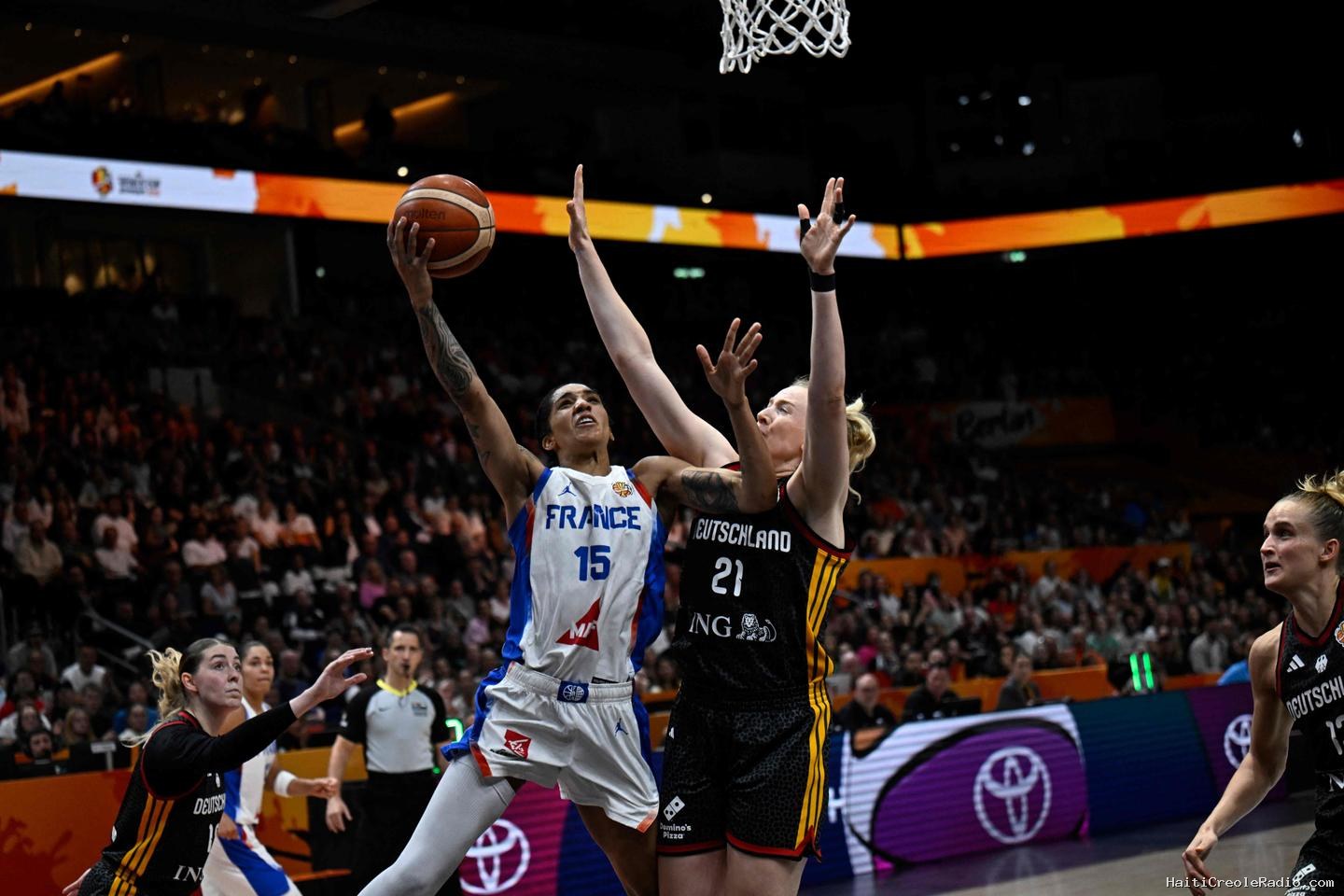 Coupe du monde féminine de basket : « en mission », la France poursuit son sans-faute et se hisse en finale mondiale
