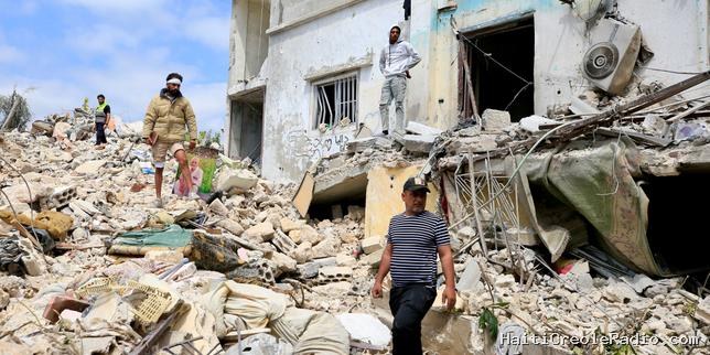 Dans le sud du Liban, le camp palestinien de Bourj Al-Chemali enterre ses morts de la guerre