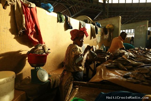 “Dans le ventre de Dakar” : le marché Kermel tente de résister à la désertion des clients