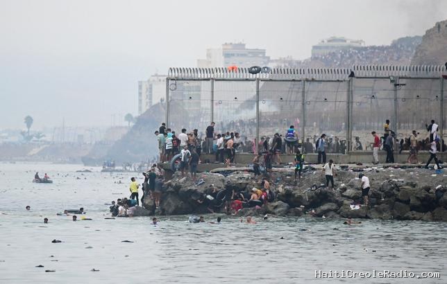 “Débâcle” et “chaos” à Ceuta avec l’entrée de milliers de personnes en provenance du Maroc
