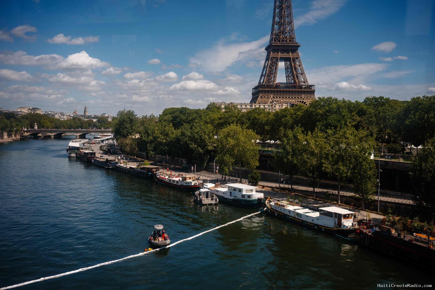 Des « traces d’hydrocarbures » à la surface de la Seine provoquent l’annulation d’entraînements aux championnats d’Europe de natation à Paris