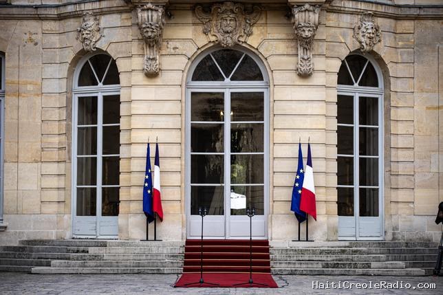Deux suicides provoquent des interrogations sur l’“atmosphère de travail” à Matignon