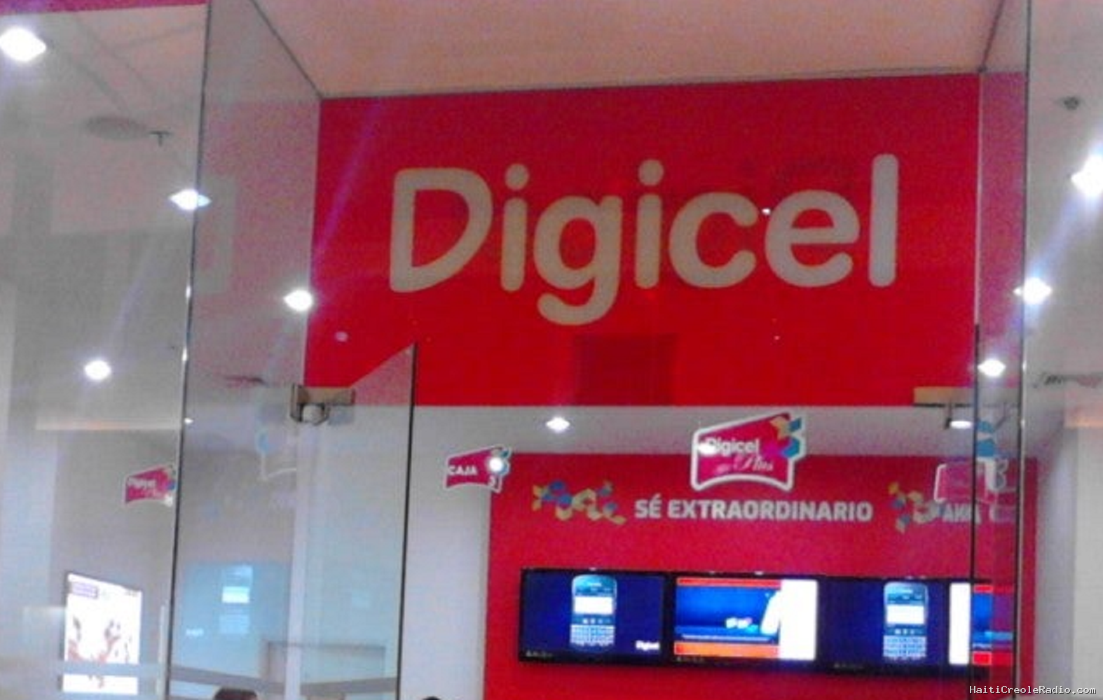 Digicel face au 55% du marché mobile de la Natcom : un géant caribéen qui se recentre, mais ne disparaît pas
