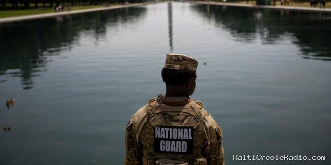 Donald Trump menace « de dix ans de prison » quiconque s’en prendra au bassin du Lincoln Memorial, à Washington