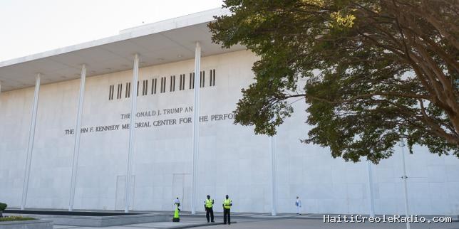 Donald Trump renonce à son emprise sur le Kennedy Center, à Washington