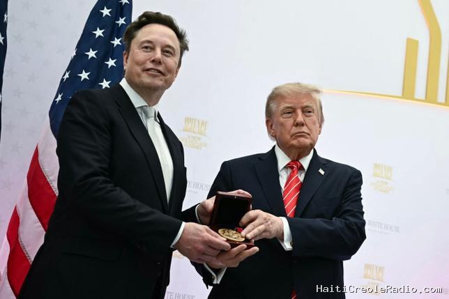 Elon Musk dépense comme jamais pour sauver les républicains lors des “midterms”