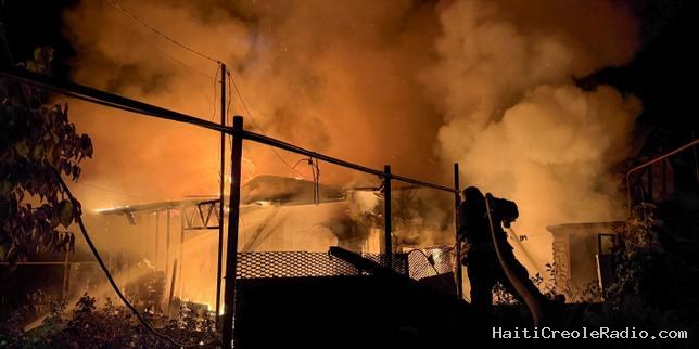 EN DIRECT, guerre en Ukraine : au moins six morts dans des attaques russes dans le Sud et le Nord-Est ; les aéroports de Moscou brièvement fermés lundi matin