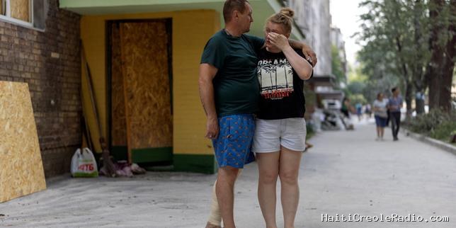 EN DIRECT, guerre en Ukraine : dans la ville de Kiev, au lendemain de l’attaque la plus meurtrière depuis le début de la guerre, les recherches se poursuivent dans les décombres