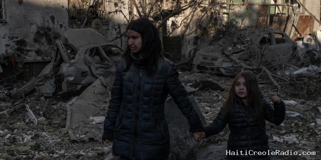 EN DIRECT, guerre en Ukraine : la Russie a mené une attaque avec « 656 drones et 73 missiles », faisant au moins 13 morts et plus de 100 blessés, selon les autorités ukrainiennes