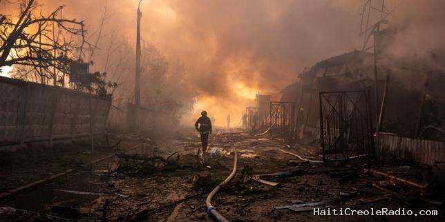 EN DIRECT, guerre en Ukraine : une dizaine de morts après les frappes « massives » à Kiev, Kharkiv et Dnipro ; Zelensky appelle les dirigeants du G7 à une réponse « décisive » pour soutenir le pays