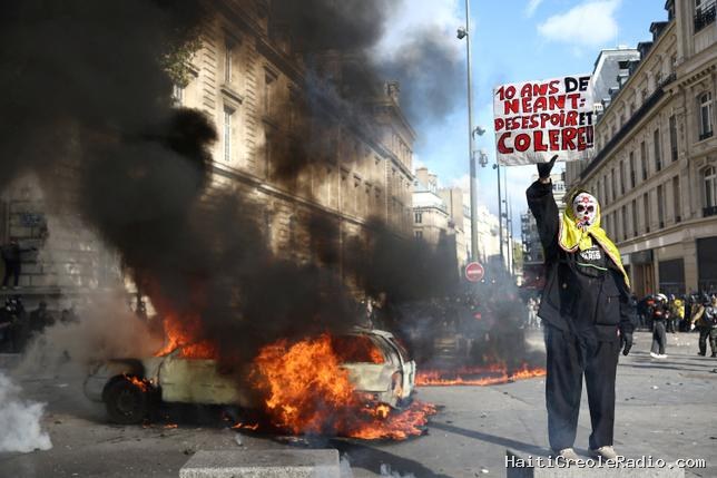 En France, “ce n’est pas le mérite qui paie” : des manifestations marquées par une forte mobilisation et des violences