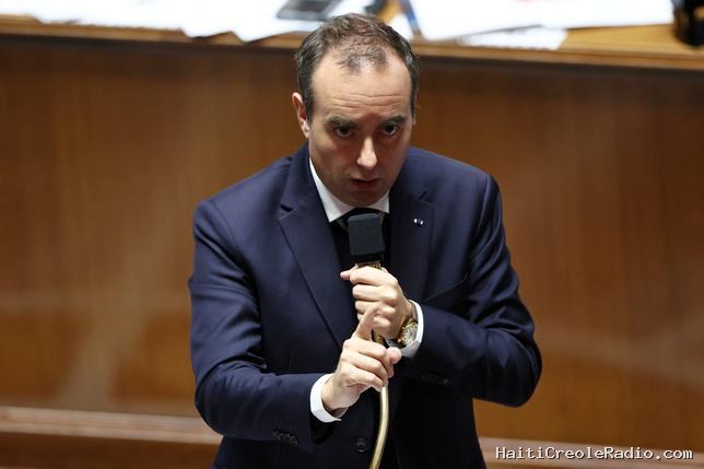 En France, l’appel du gouvernement au dialogue ne fait pas recette