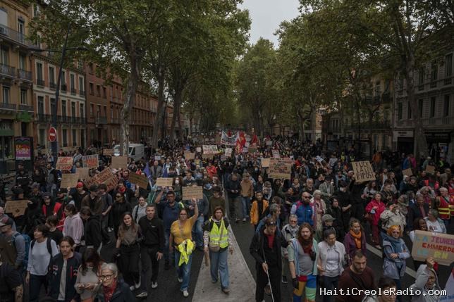 En France, la double angoisse du déclin national et du déclassement personnel