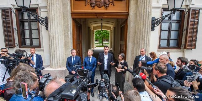 En Hongrie, Péter Magyar ouvre les luxueux bureaux de Viktor Orban au public