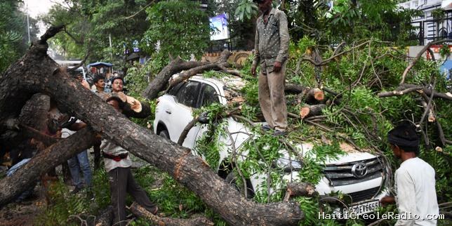 En Inde, le bilan des violents orages dans l’Uttar Pradesh s’élève à 111 morts