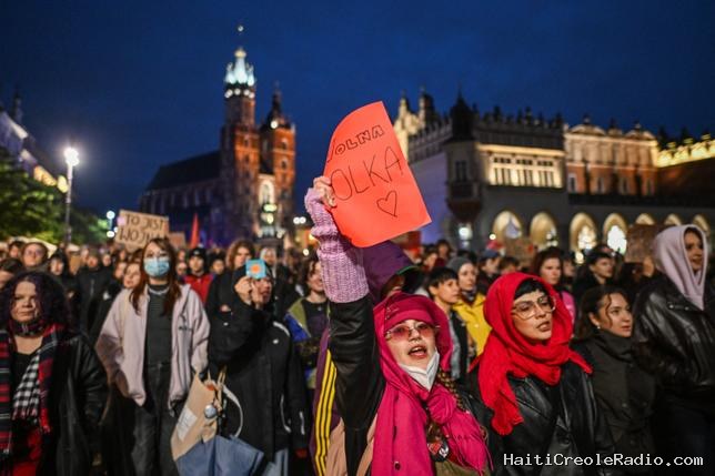 En Pologne, des manifestations pour exiger un accès plein et entier à l’avortement