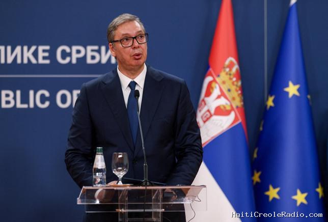 En Serbie, Vucic sort le carnet de chèques avant les élections législatives anticipées