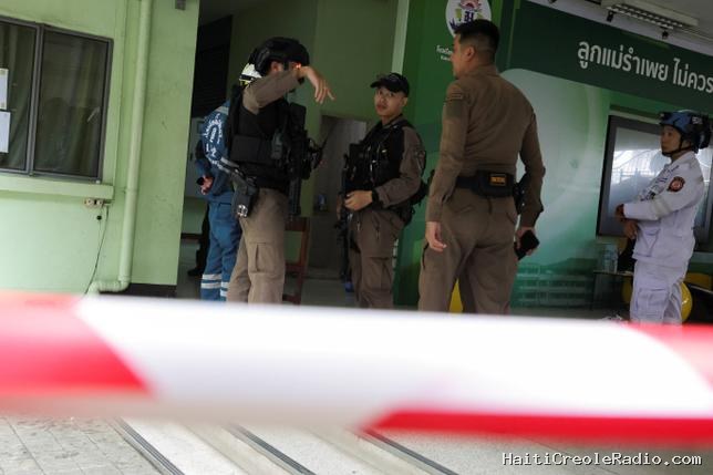 En Thaïlande, un adolescent abat au moins huit personnes : “Cela n’aurait jamais dû arriver”